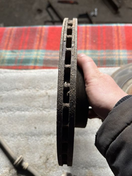 Лада приора 2170,ваз 2110 , лада гранта 2190 тормозні диски і супорта