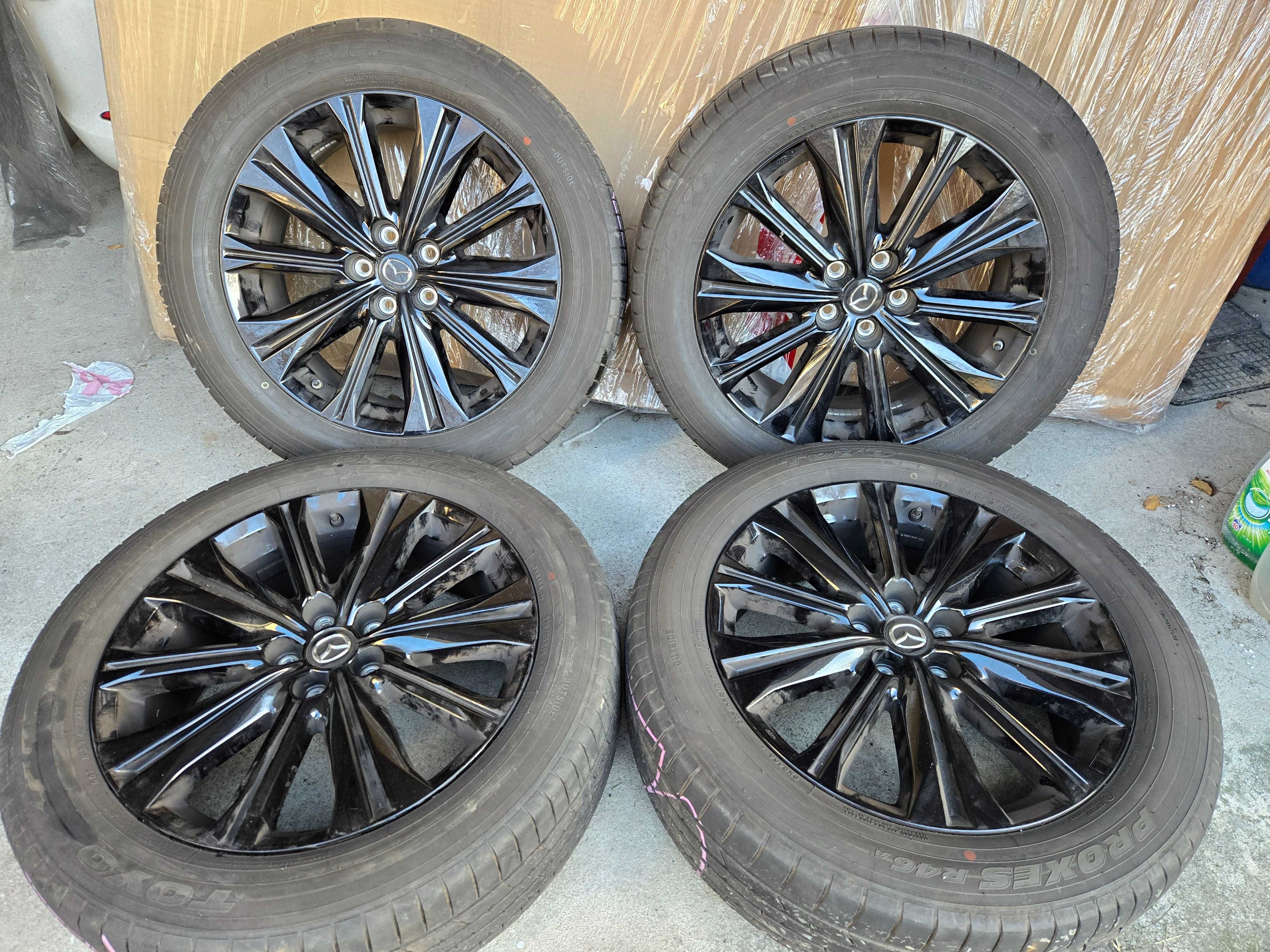 Mazda kola 20. NOWE Srebrne. .