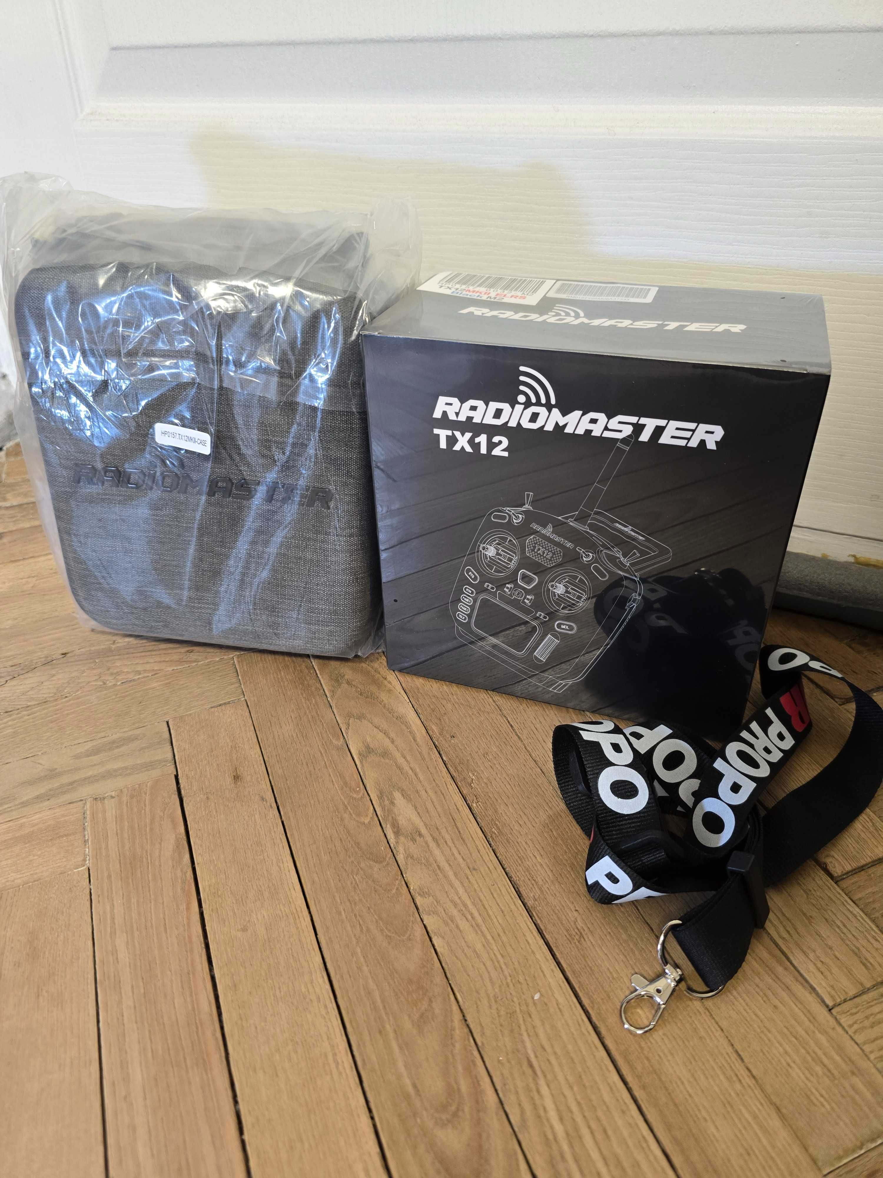 Radiomaster TX12 ERLS MKII FCC Пульт новый с левым газом, акуми и кейс