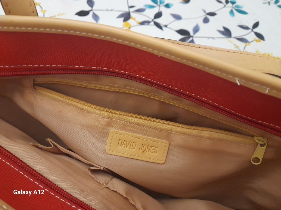 Carteira vermelha e beje David Jones