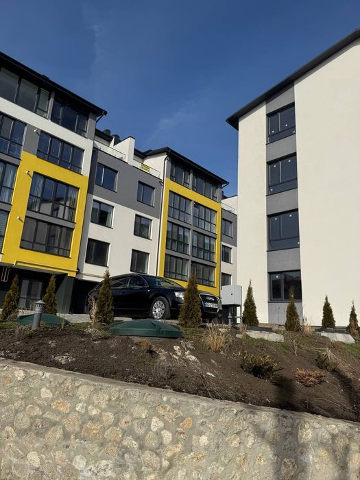 Продається двокімнатна квартира у Петриках