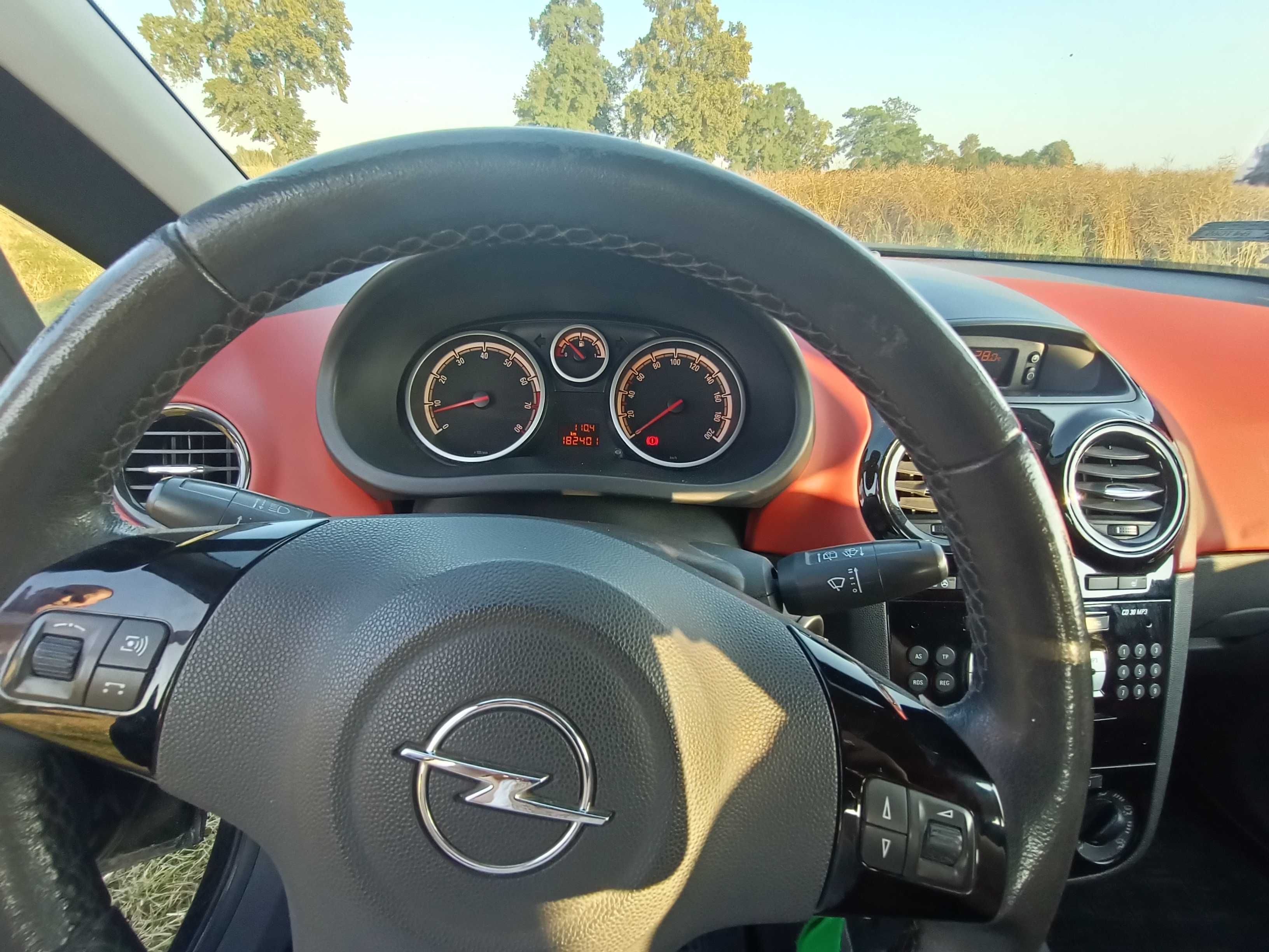 Opel Corsa 1.2 benzyna stan bardzo dobry