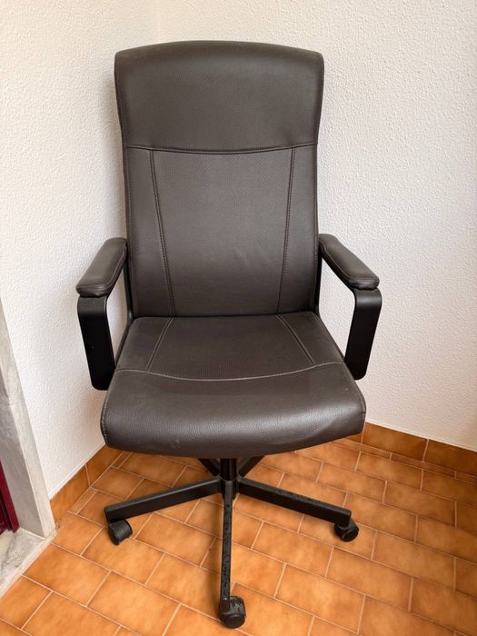 cadeira giratória IKEA