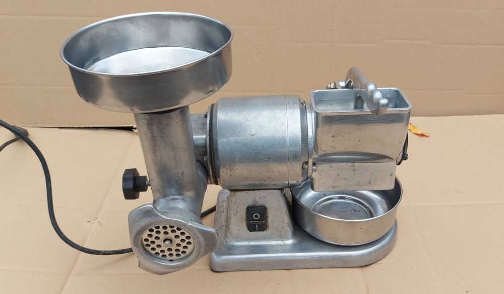 М'ясорубка - терка Fama FTGM 102 (TG8) мясорубка