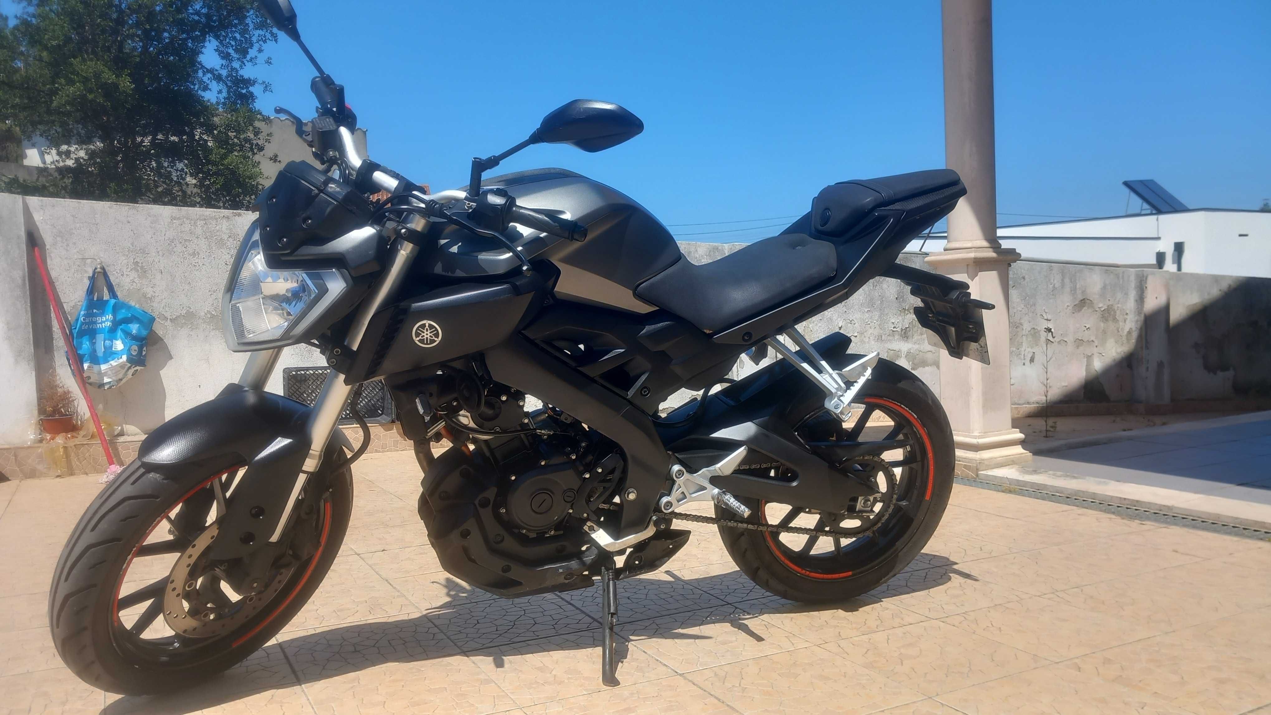 Yamaha MT-125 – Muito estimada, pronta a rolar!