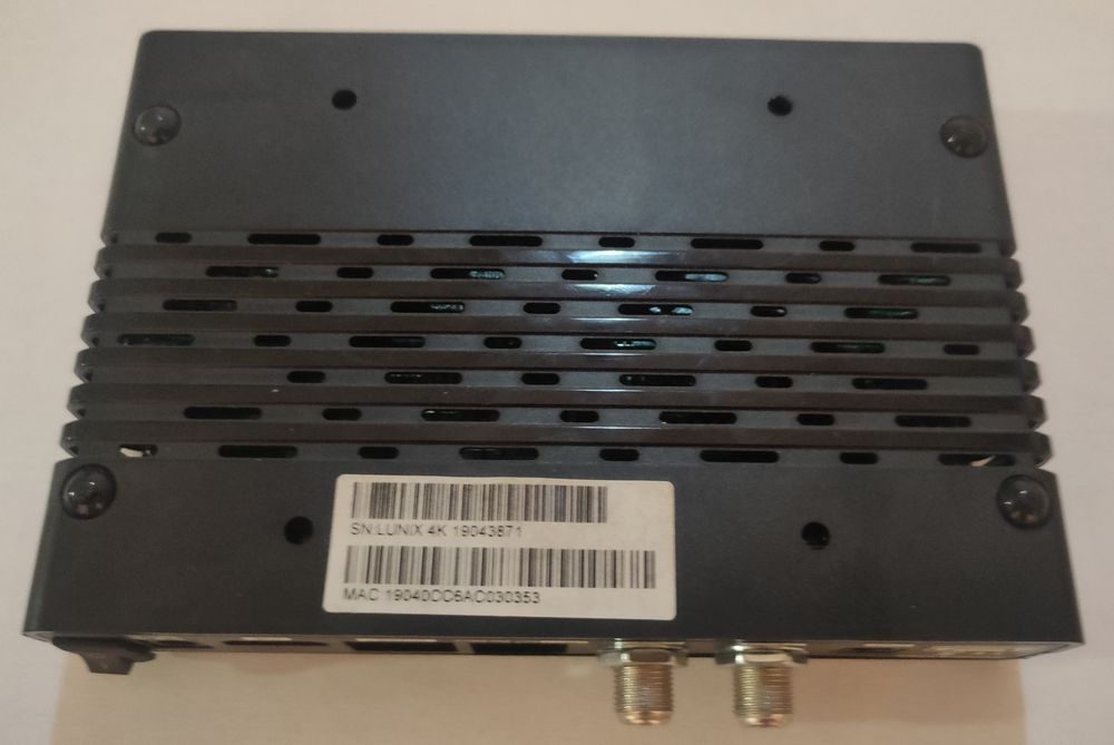 Enigma 2 Qviart LUNIX 4K Twin Tuner DVB-S2X w idealnym stanie