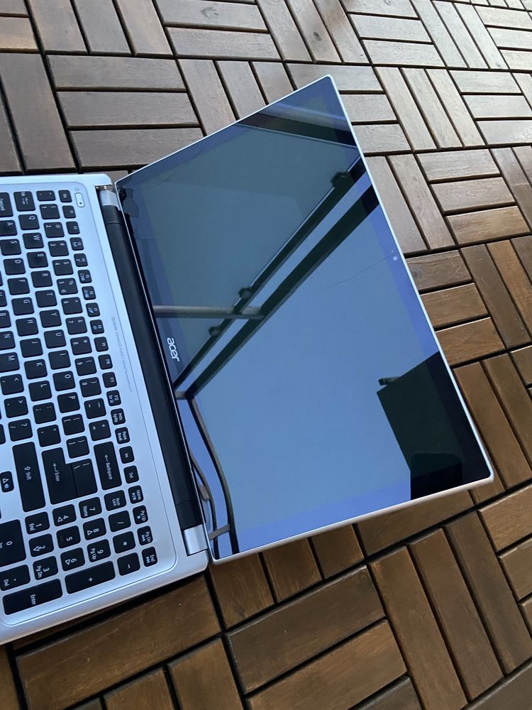 Laptop Acer aspire V5-571