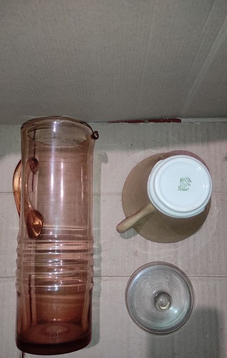 Кувшын,чашка.    .