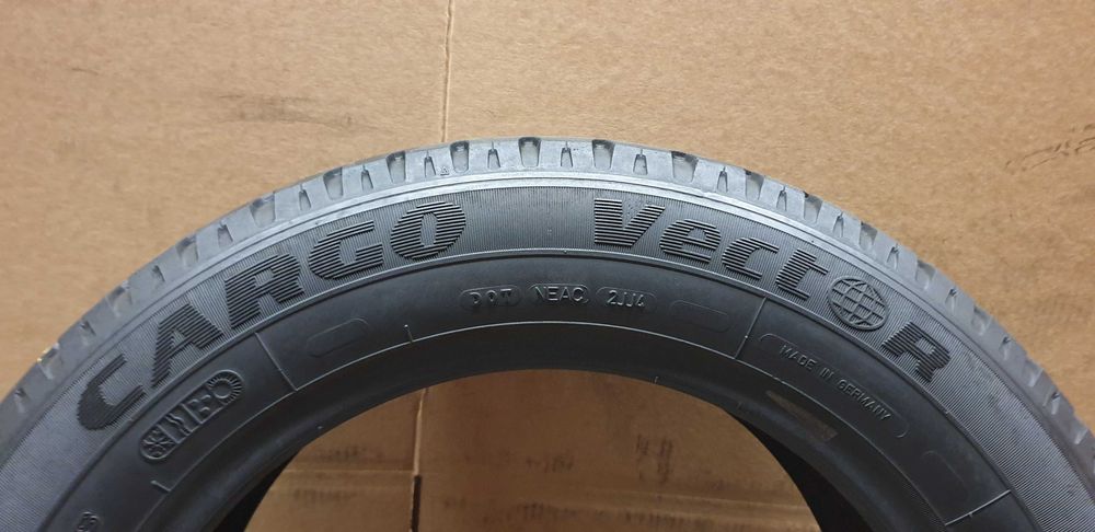 Opony wielosezonowe 215/60R17C 109/107T GoodYear Cargo Vector 2szt