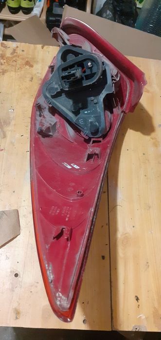 peugeot 207 SW  farolim traseiro.