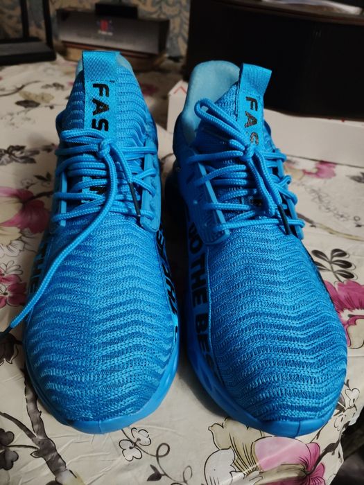 Продам кросівки чоловічі