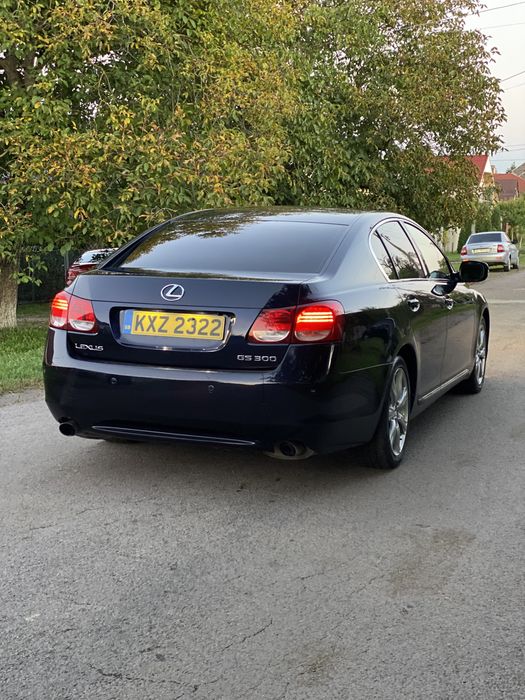 Продам LEXUS GS-300.