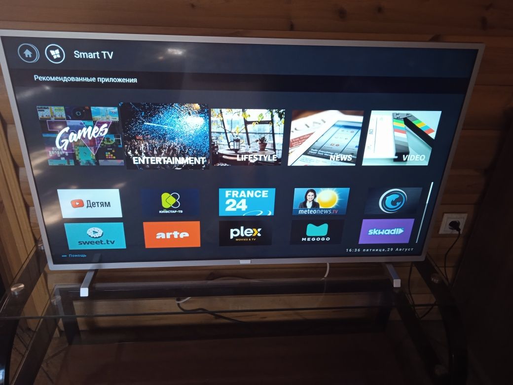 Телевізор Philips 43" smart TV (виготовлений 10.2019р)