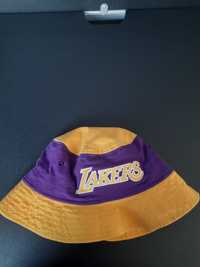 Kapelusz Lakers.