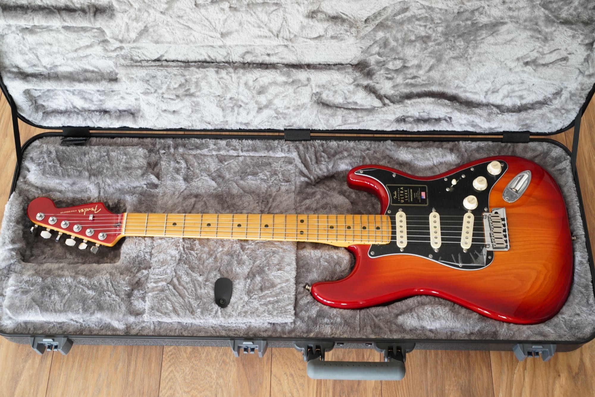 Fender American Ultra Luxe Stratocaster MN, Plasma Burst JAK NOWY