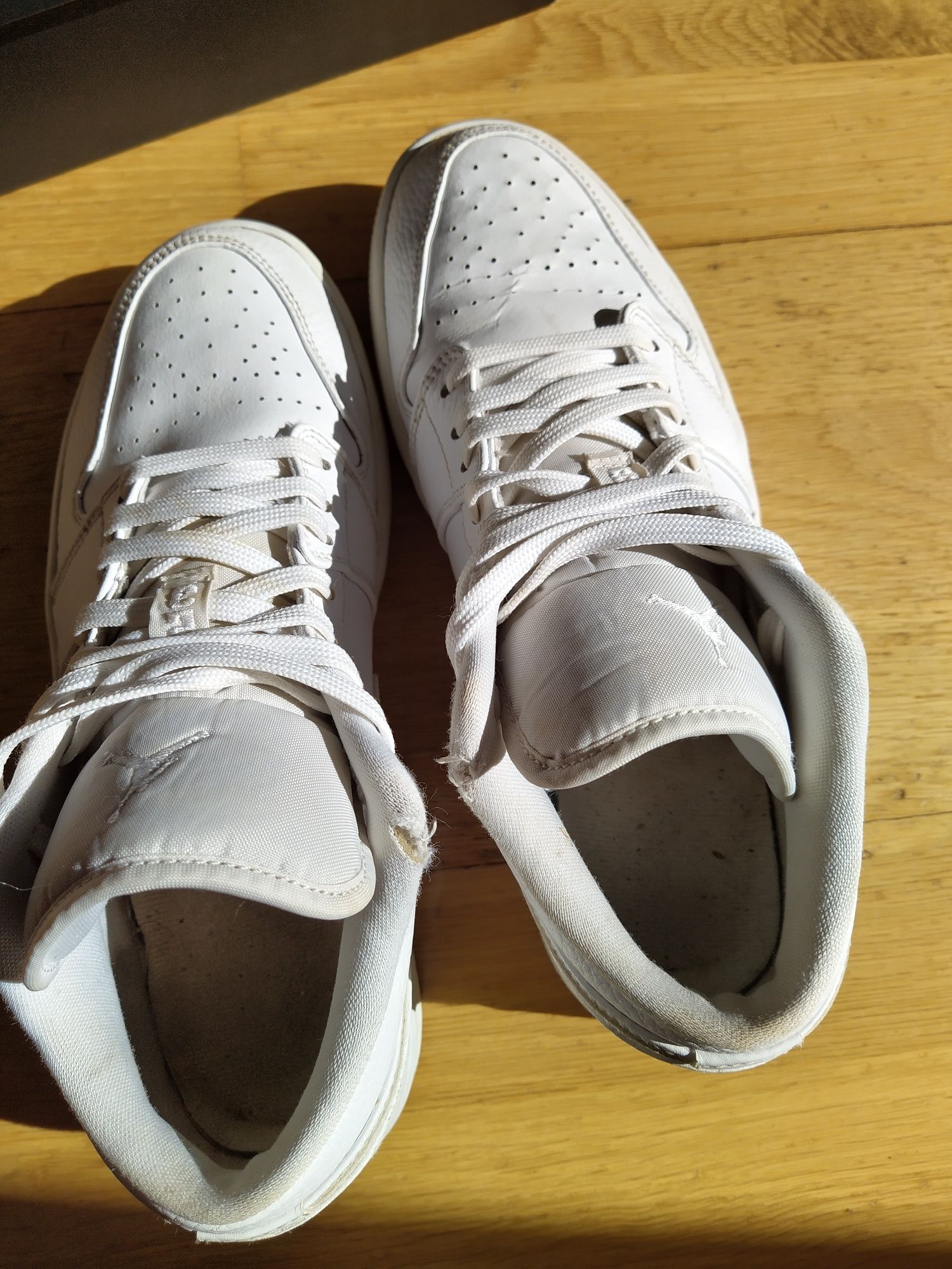 Nike Air Jordan 1 Retro Low White