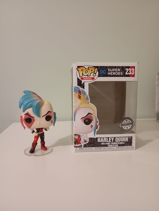 Funko Pop Harley Quinn 233 (edição exclusiva)