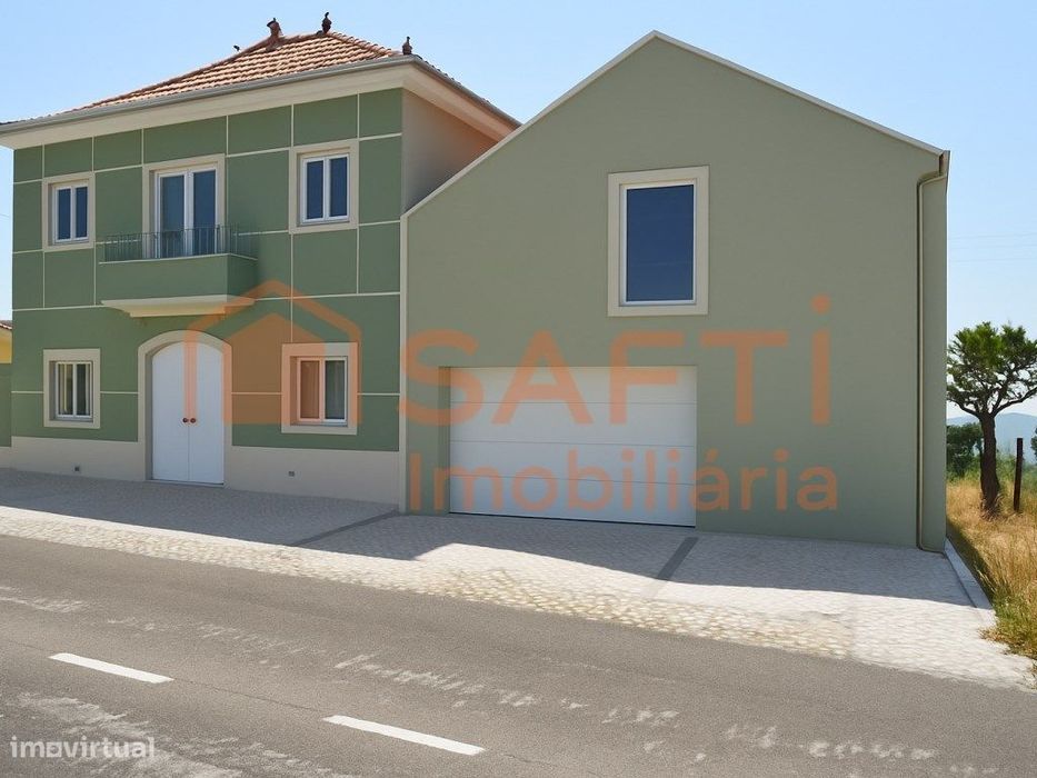 Fantástica Moradia Recuperada Em Estado Novo, Com Garagem, Anexo Ha...