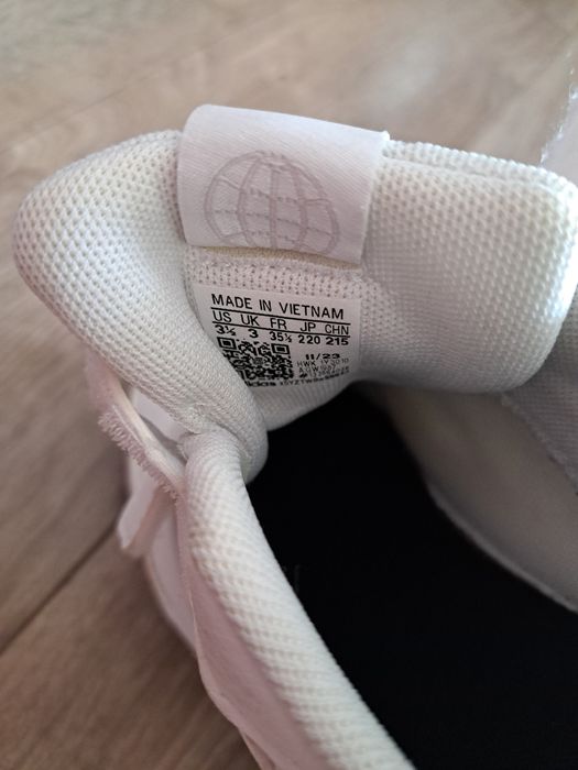 Białe buty sportowe roz. 35 (dł. wkładki 23 cm)