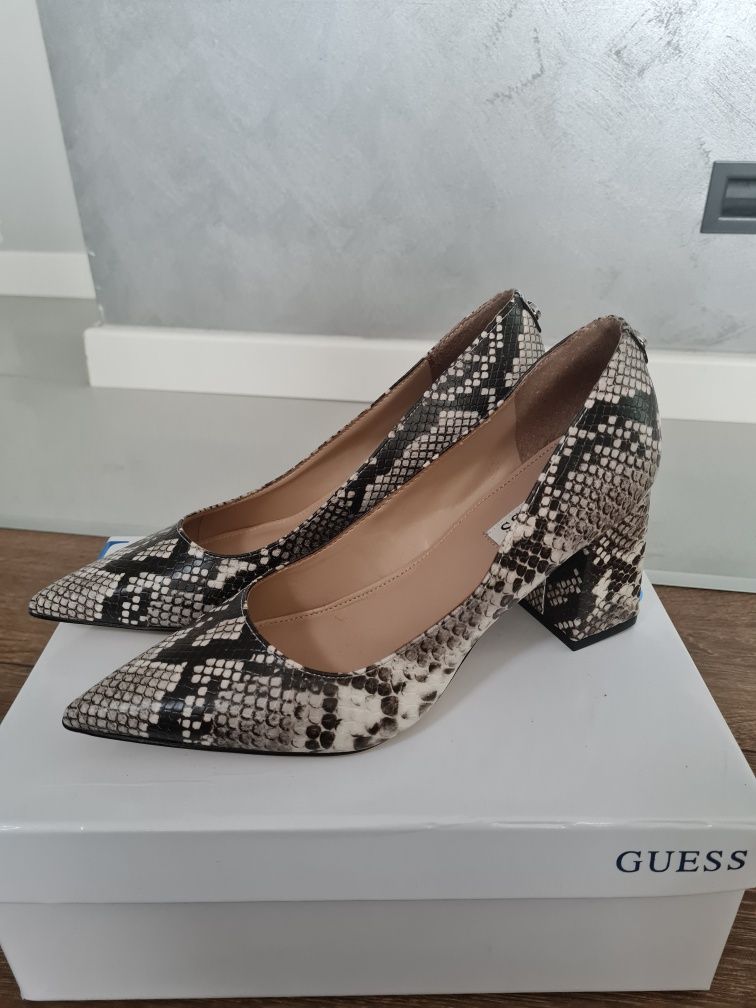 Nowe Półbuty Guess rozmiar 36