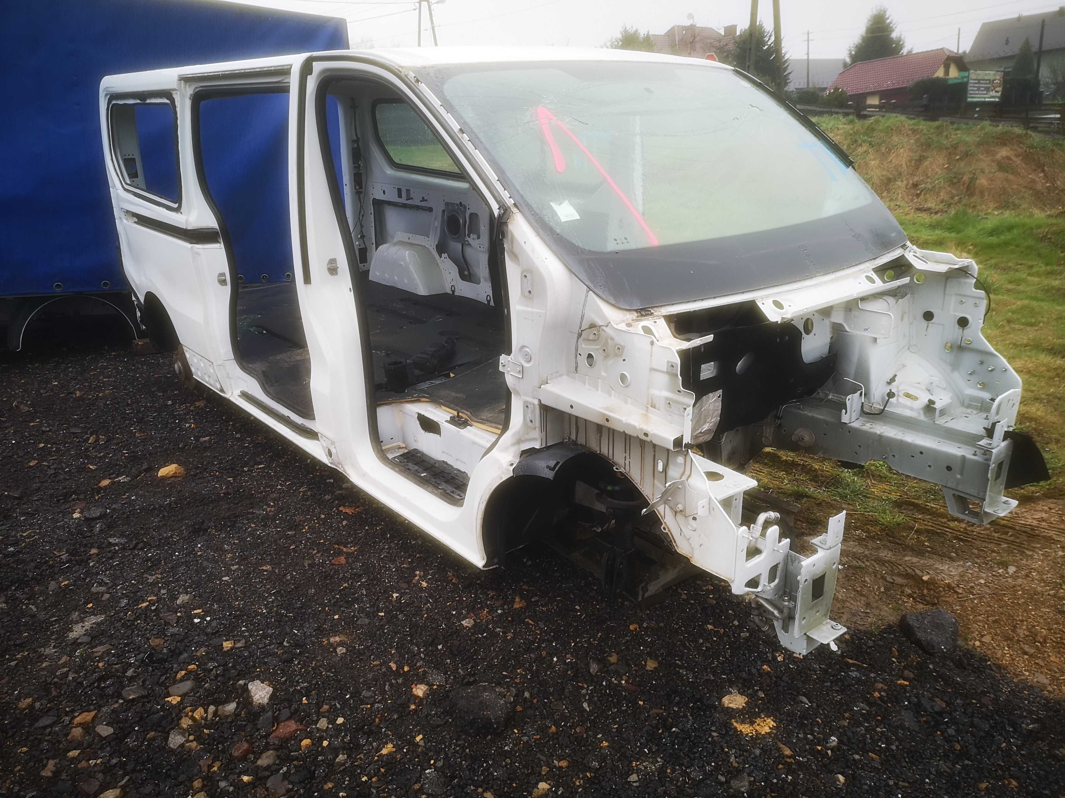 Renault trafic iii LONG vivaro osobowy  ćwiartka buda karoseria CZĘŚCI