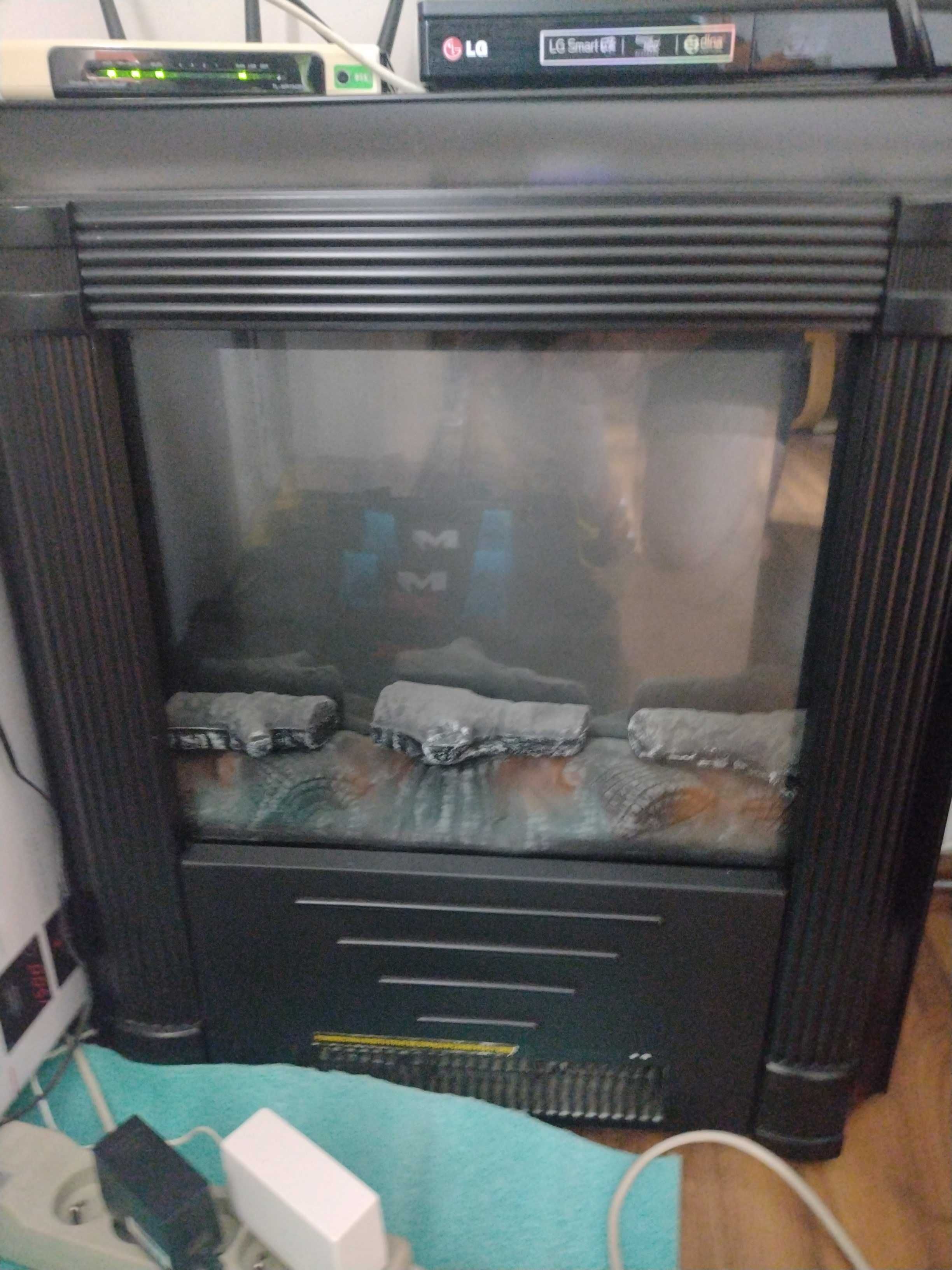 Kominek Elektryczny 2kW 230V z imitacją płomieni.