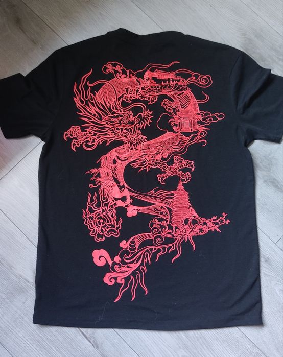 Koszulka czerwony smok. Rozmiar S.