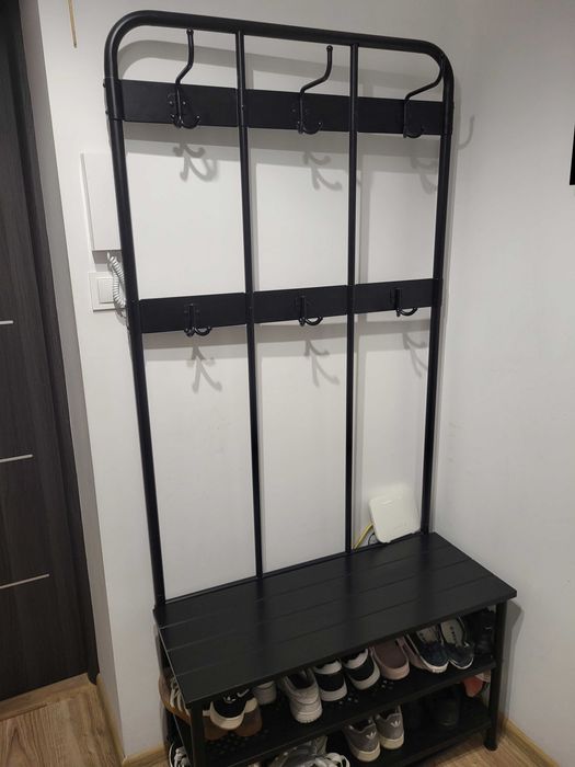 Wieszak z lawka do siedzenia Ikea