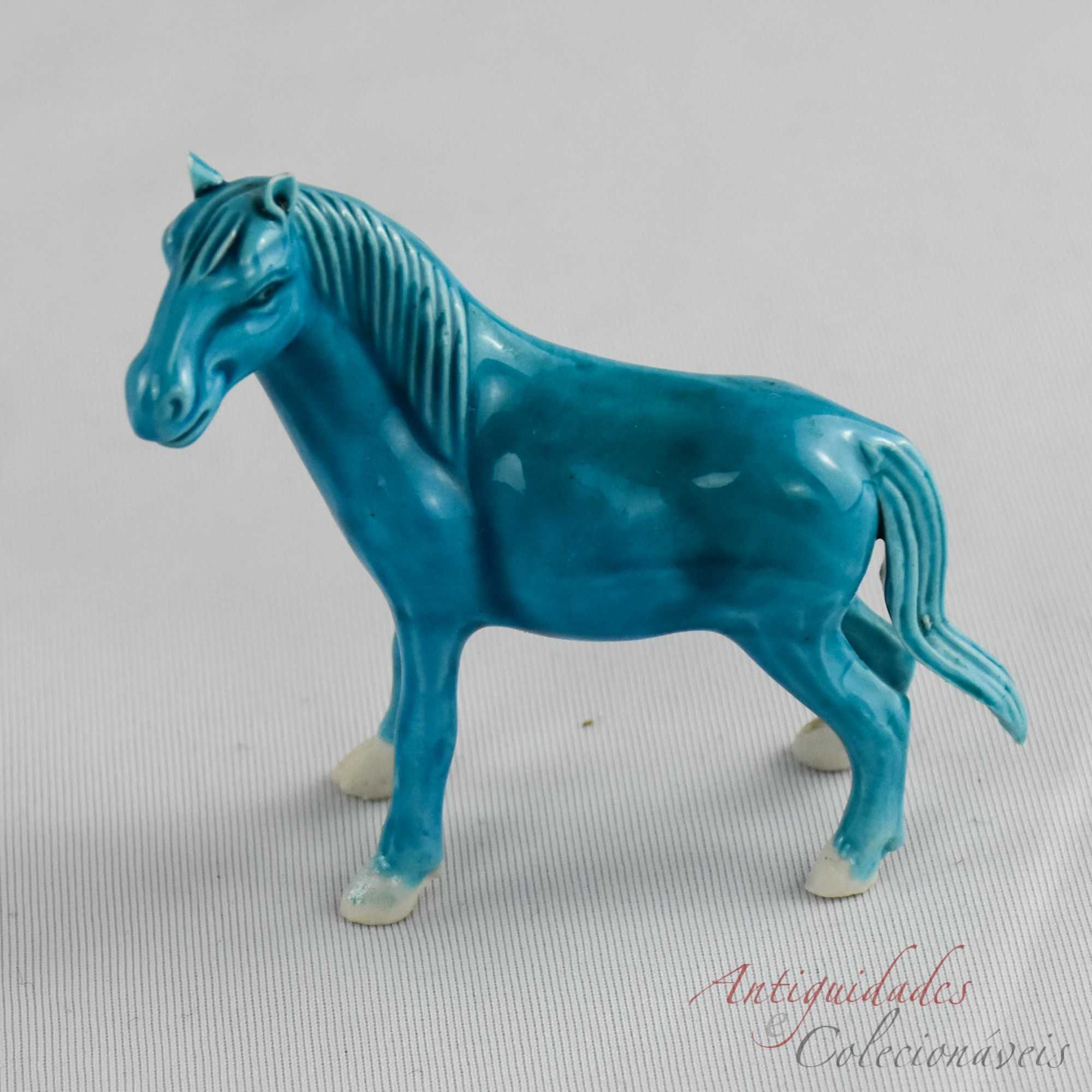 Conjunto de 5 cavalos porcelana da China em Azul-Turquesa