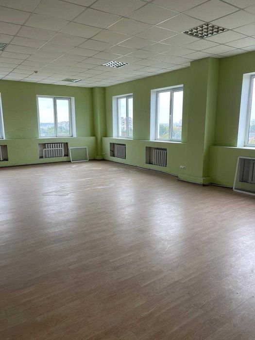 Продається 5-поверховий офісний центр з ремонтом у Вінниці