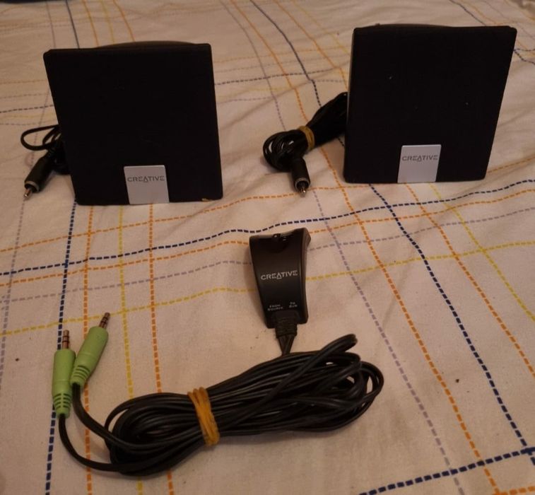 Colunas e Comando para Subwoofer Creative