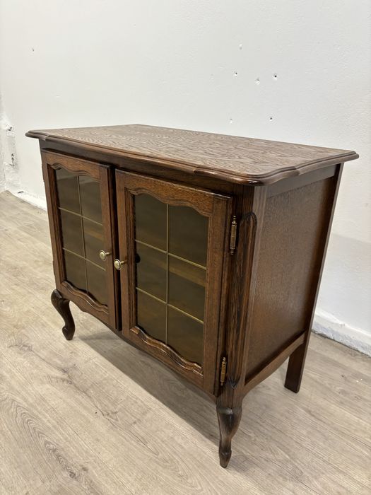 Unikatowa przeszklona komódka w stylu ludwikowskim