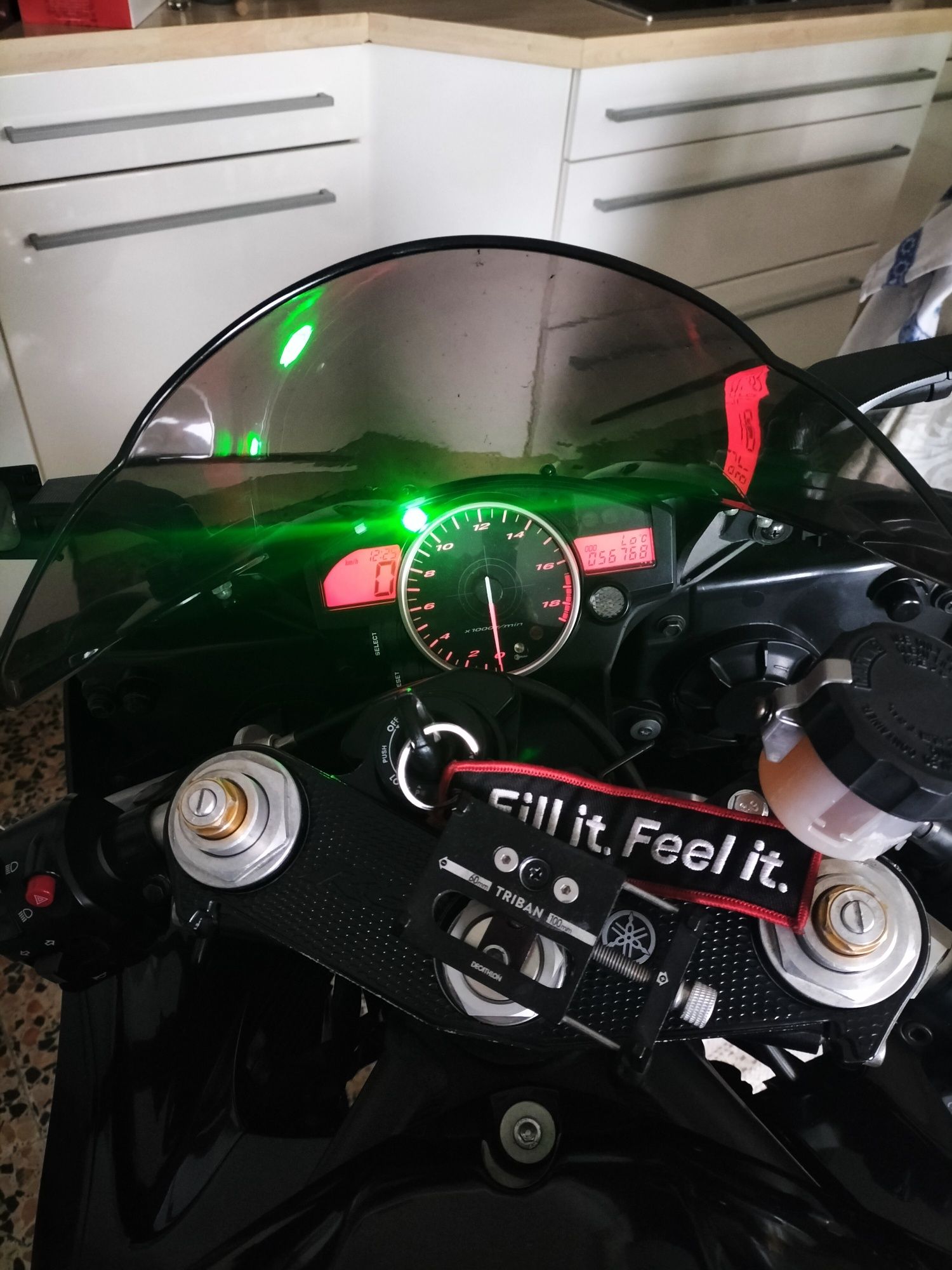 Yamaha R6 RJ11 de 93 kilowats
Com 57 mil kilometros evolutivos,motor