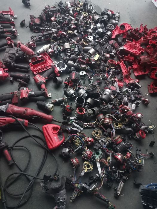 Інструмент Milwaukee