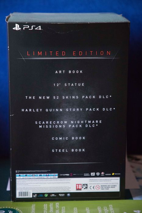 Batman Arkham Knight Limited Edition PS4 semi-novo + DLC's