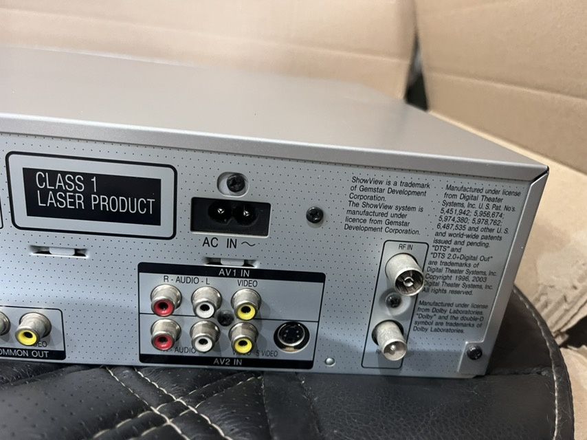 Видеомагнитофон Запись с кассеты на диск! Panasonic DMR-ES30V VHS/DVD