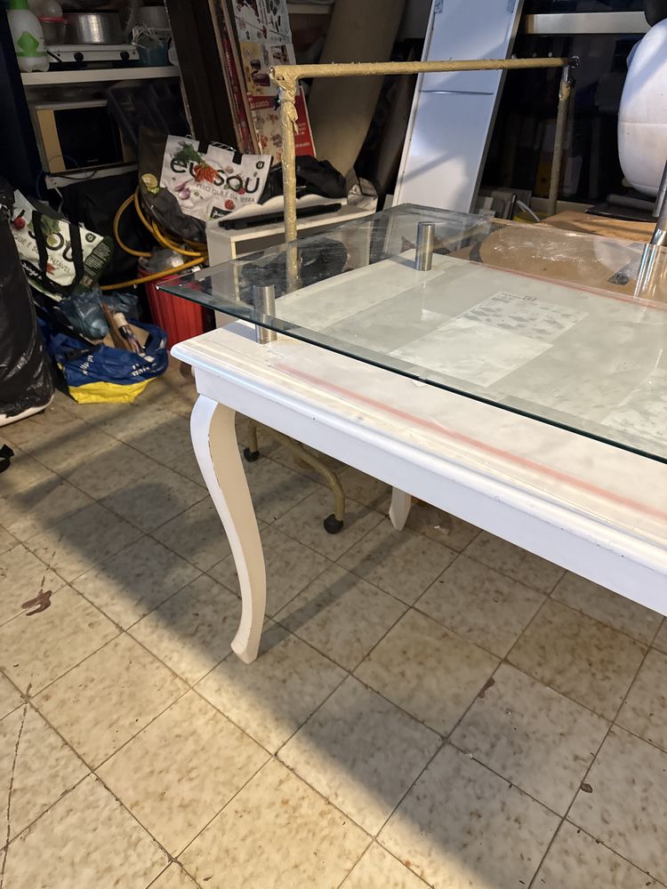 Mesa com tampo de vidro feita por encomenda