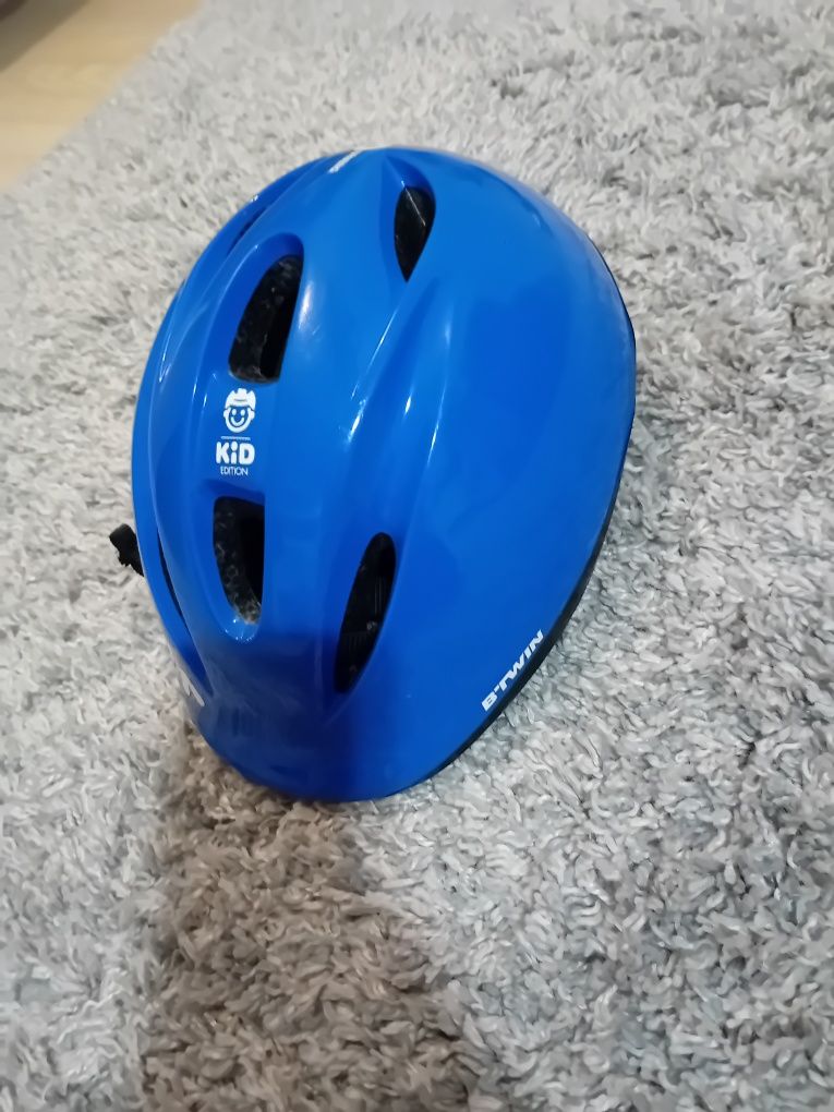 Kask B-TWIN dziecięcy nowy