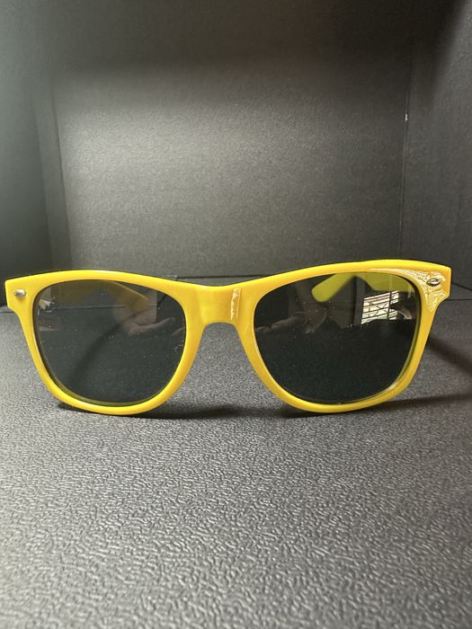 Óculos de sol amarelos da 7UP - Gênero Ray-Ban Wayfarer