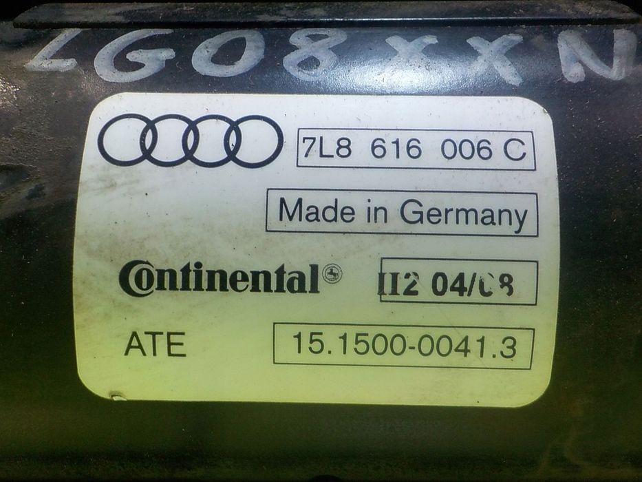 AUDI Q7 4L S-LINE 4.2 TDI 08r 5D pompa kompresor zawieszenia 7L8616006C