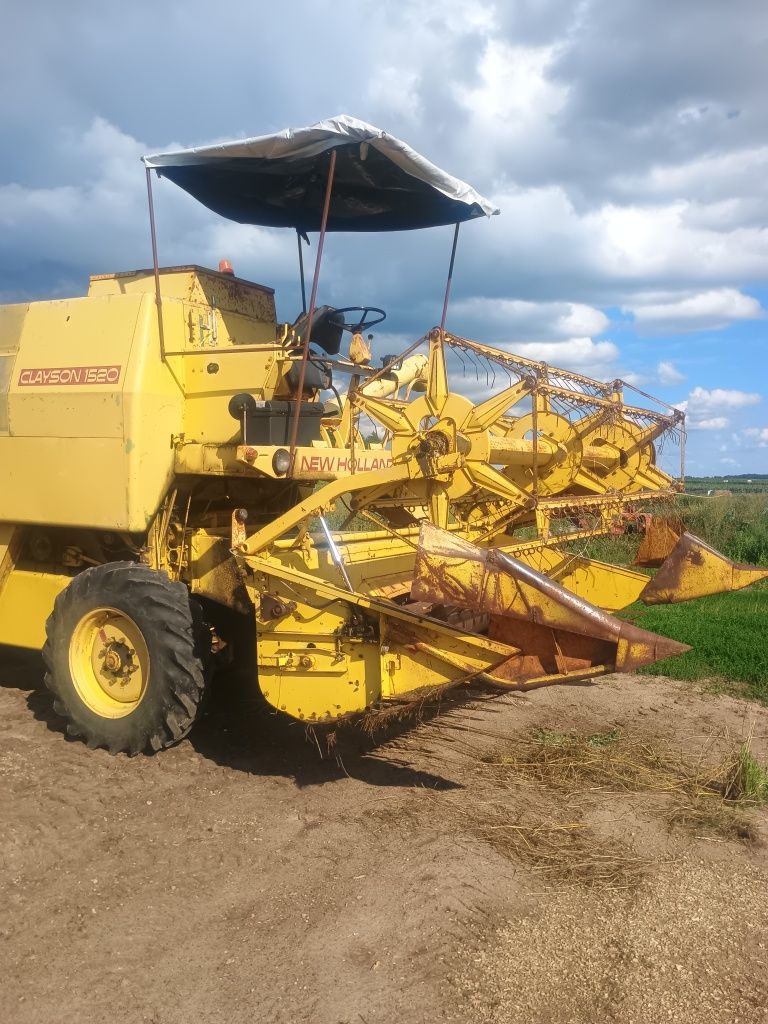 Kombajn zbożowy New Holland 1520