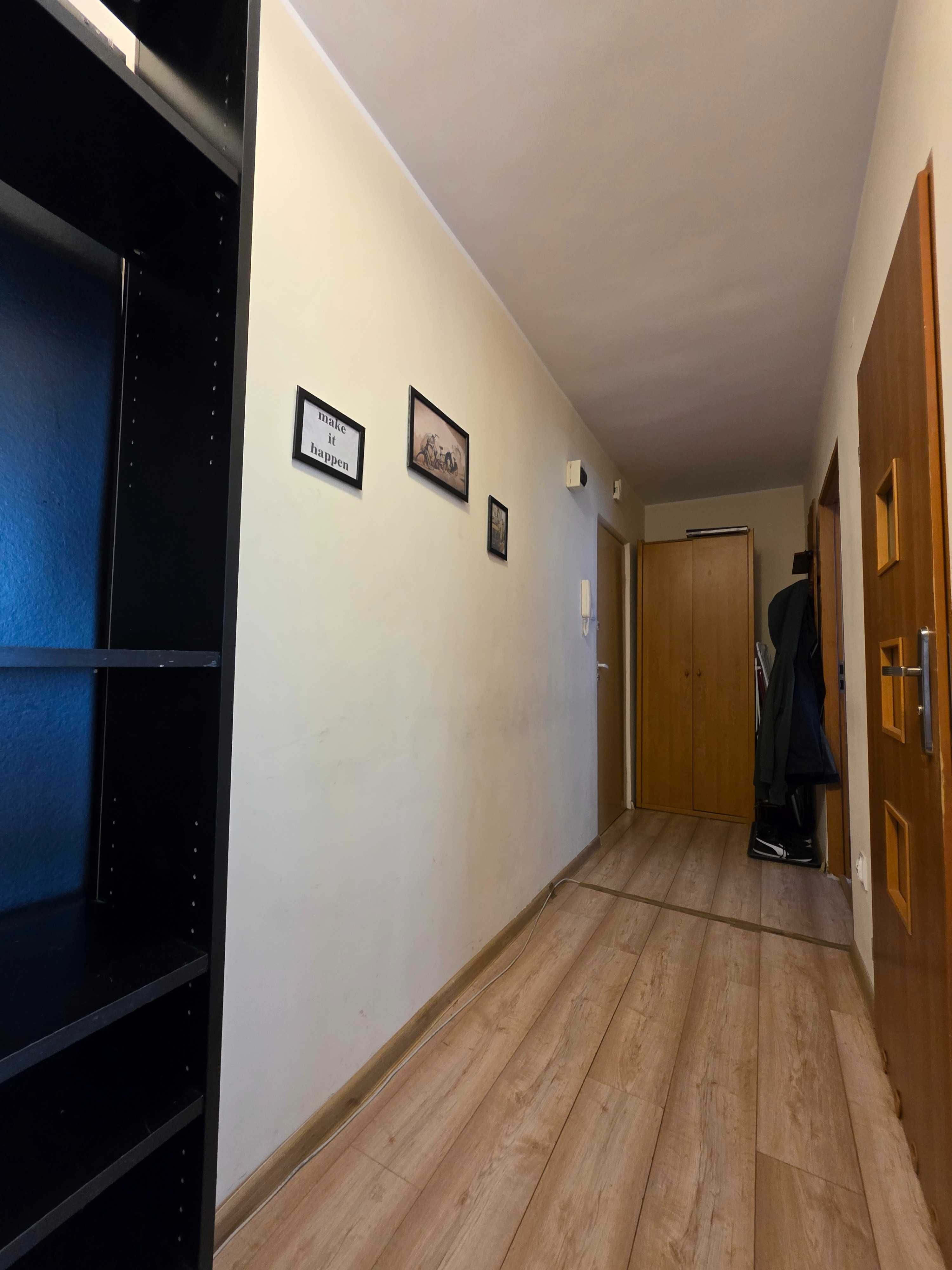 Przymorze, ul. Bzowa: duży pokój z balkonem dla pracującego studenta