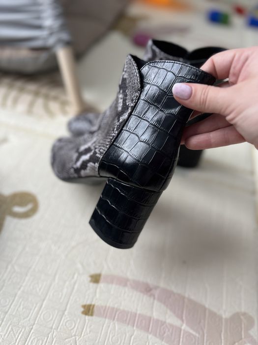 Жіночі весняні черевики 38 розмір