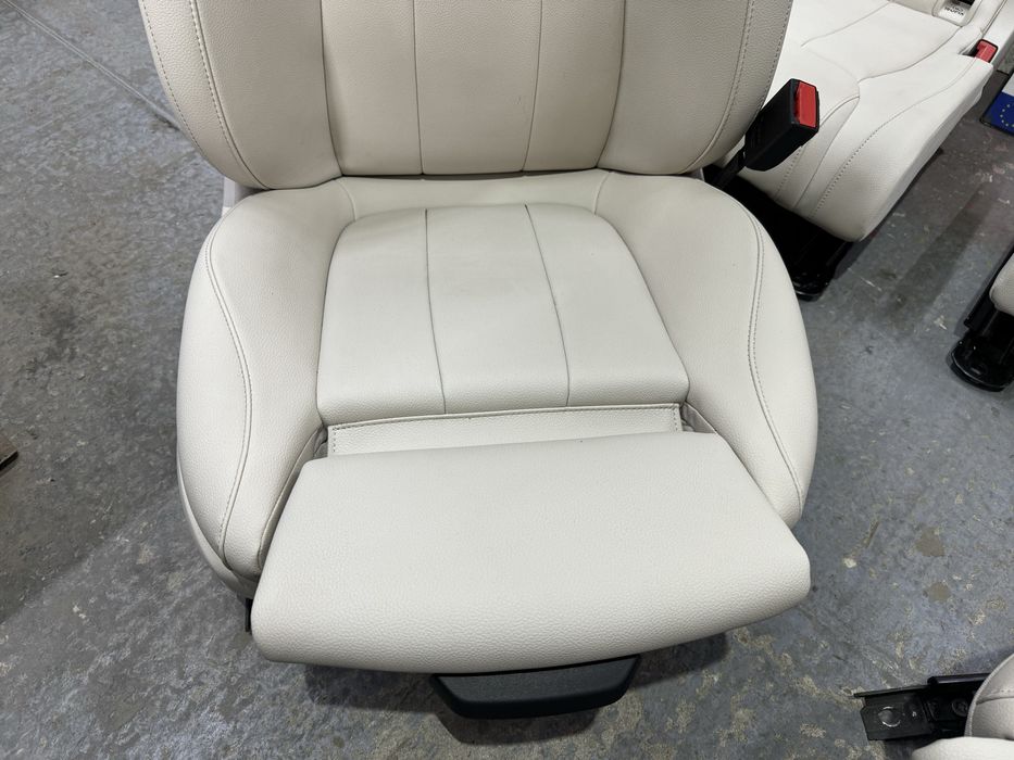 Салон Білий EQB 250+ X243 Mercedes Benz Кожа Сиденья Сидушки