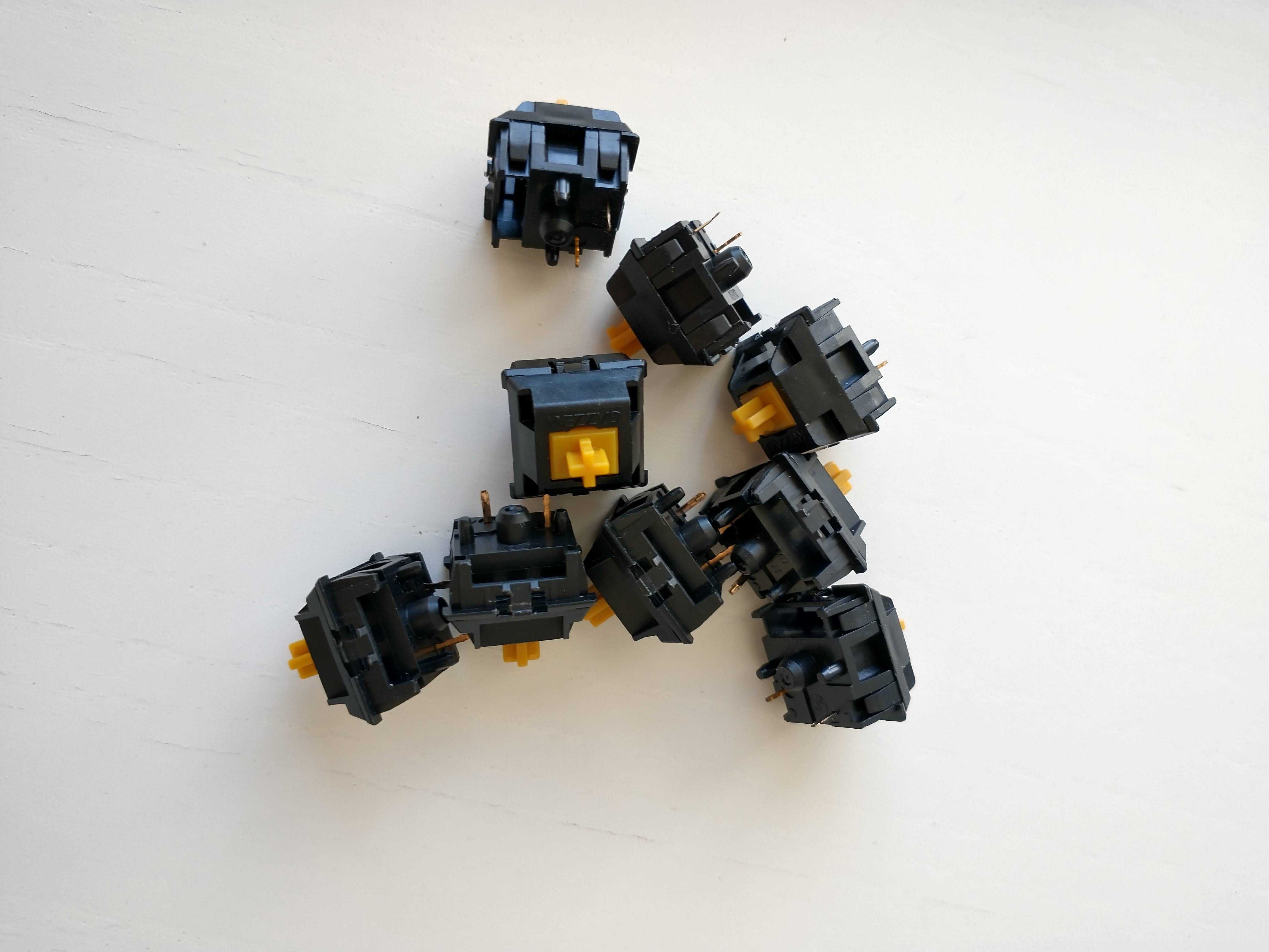 Gazzew Boba Black U4T V2 Thocky Tactile Switch (70pcs)