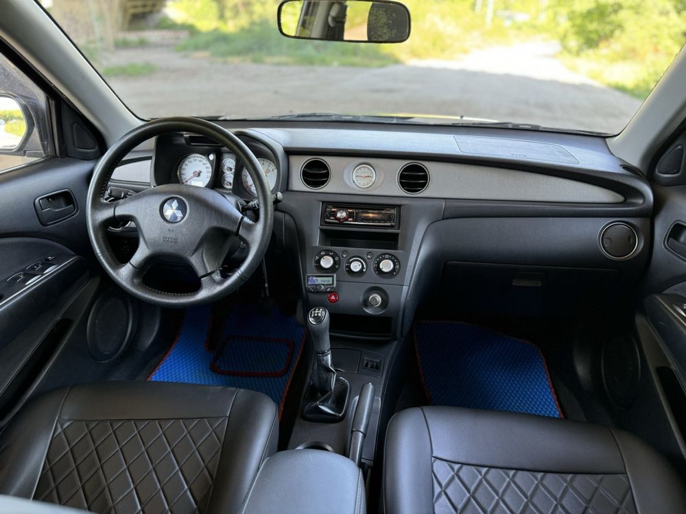 Mitsubishi Outlander 2006 2.0 бенз