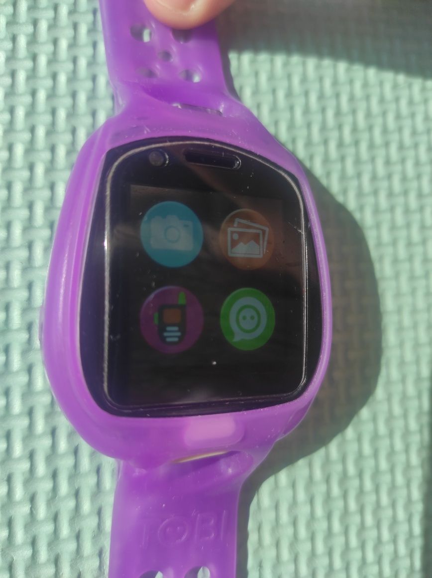 Zegarek Tobi na prezent jak smartwatch dotykowy ekran