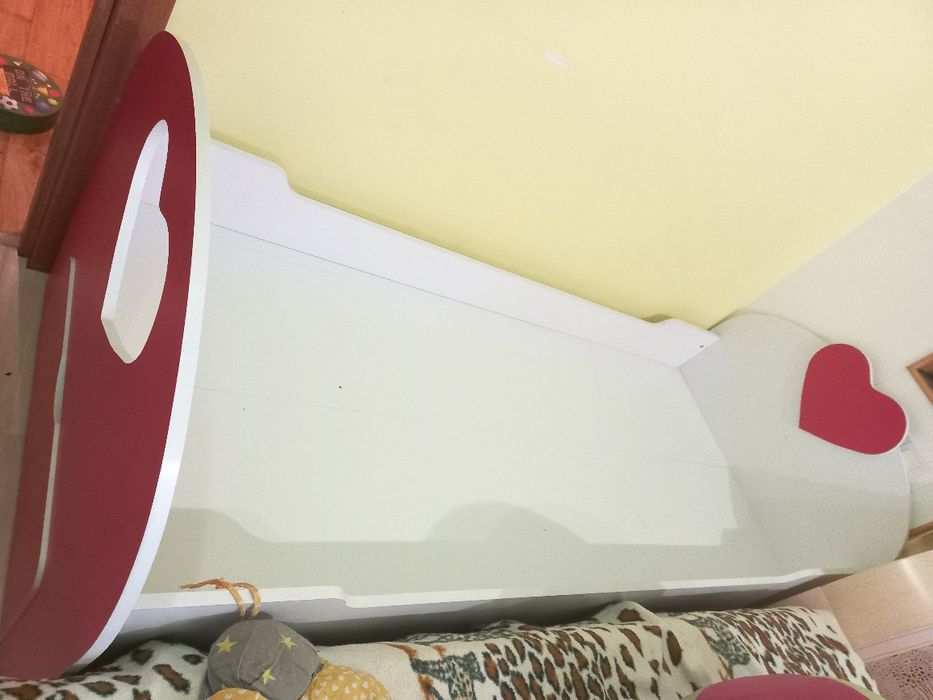 Ліжко для дівчинки, одинарне