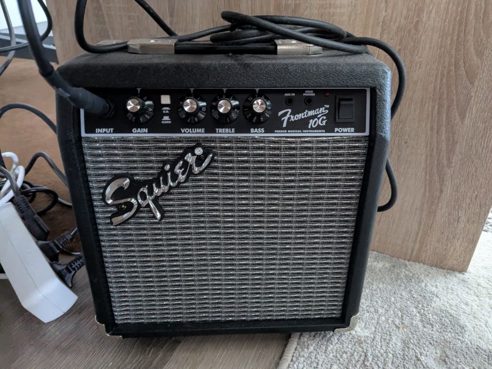 Guitarra iniciantes Fender Squier Stratocaster com amplificador