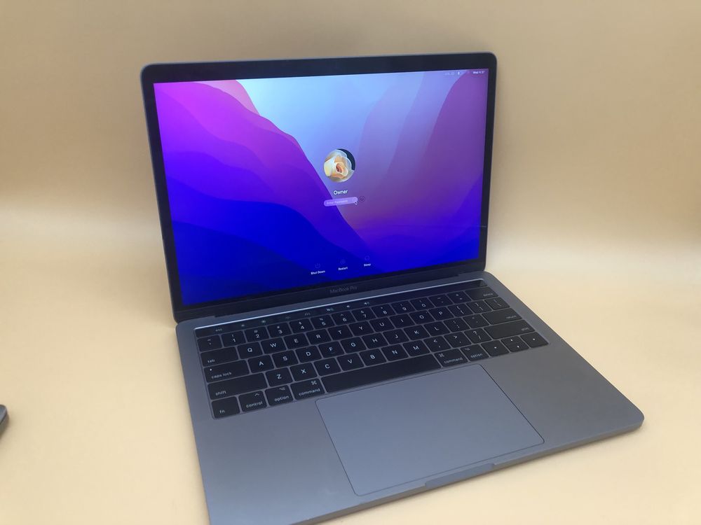 Macbook pro 2016 13 дюймів 512 gb ssd i5 touchbar 4 usb c